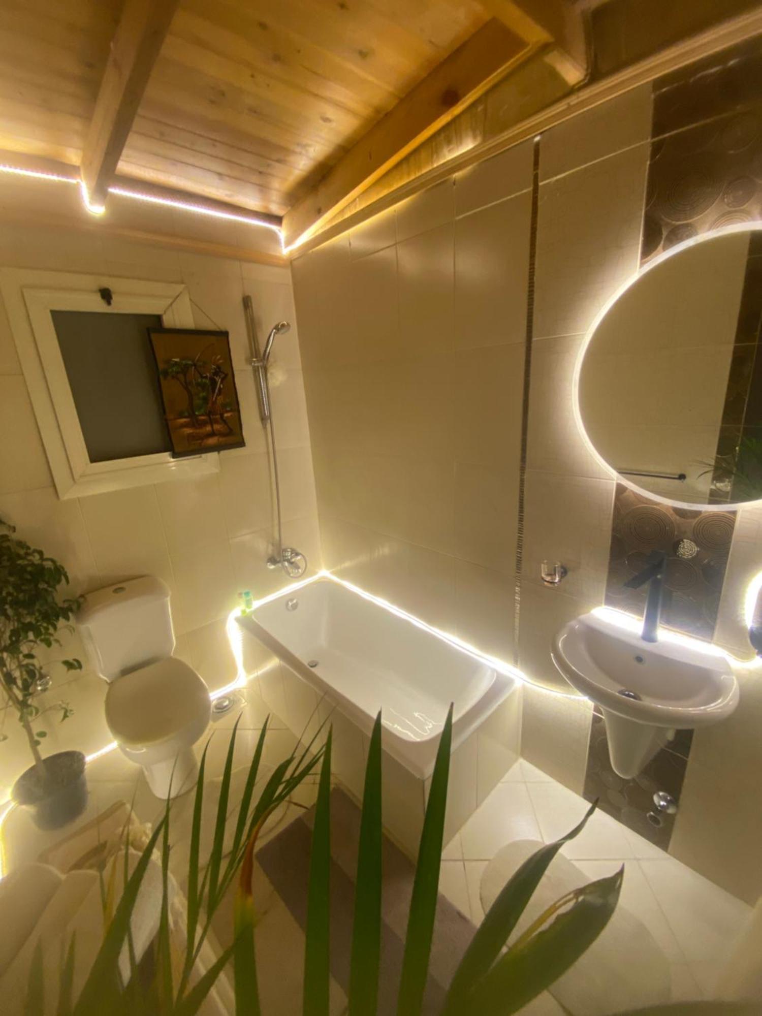 Airport Rooftop Club Luxurious Rooms And Studios Kairo Exteriör bild
