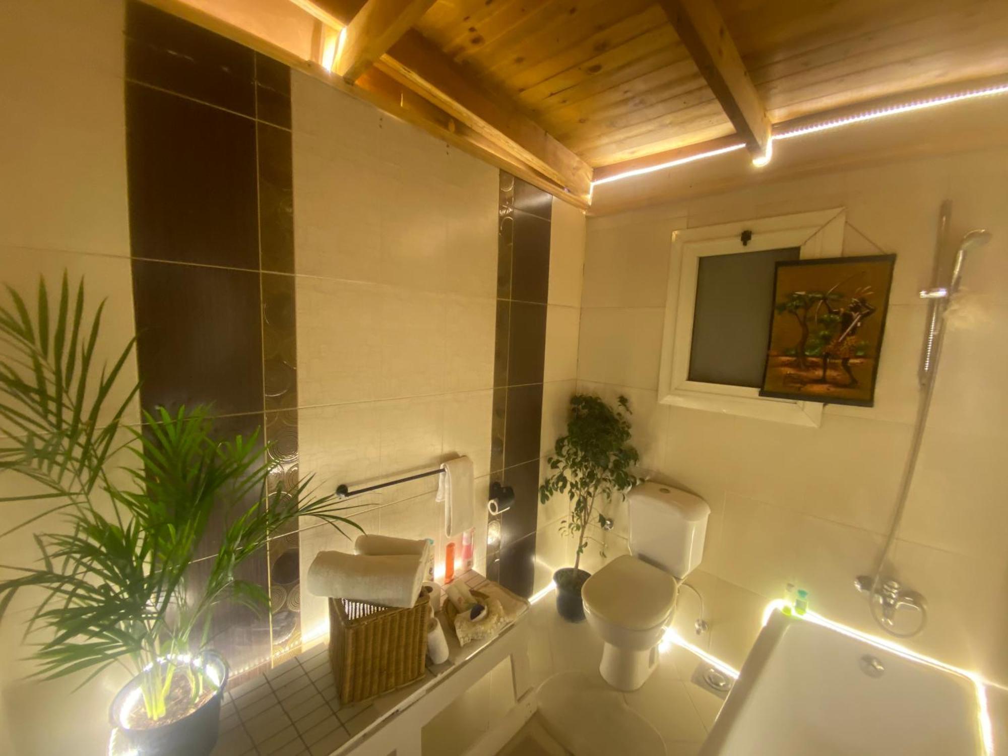 Airport Rooftop Club Luxurious Rooms And Studios Kairo Exteriör bild