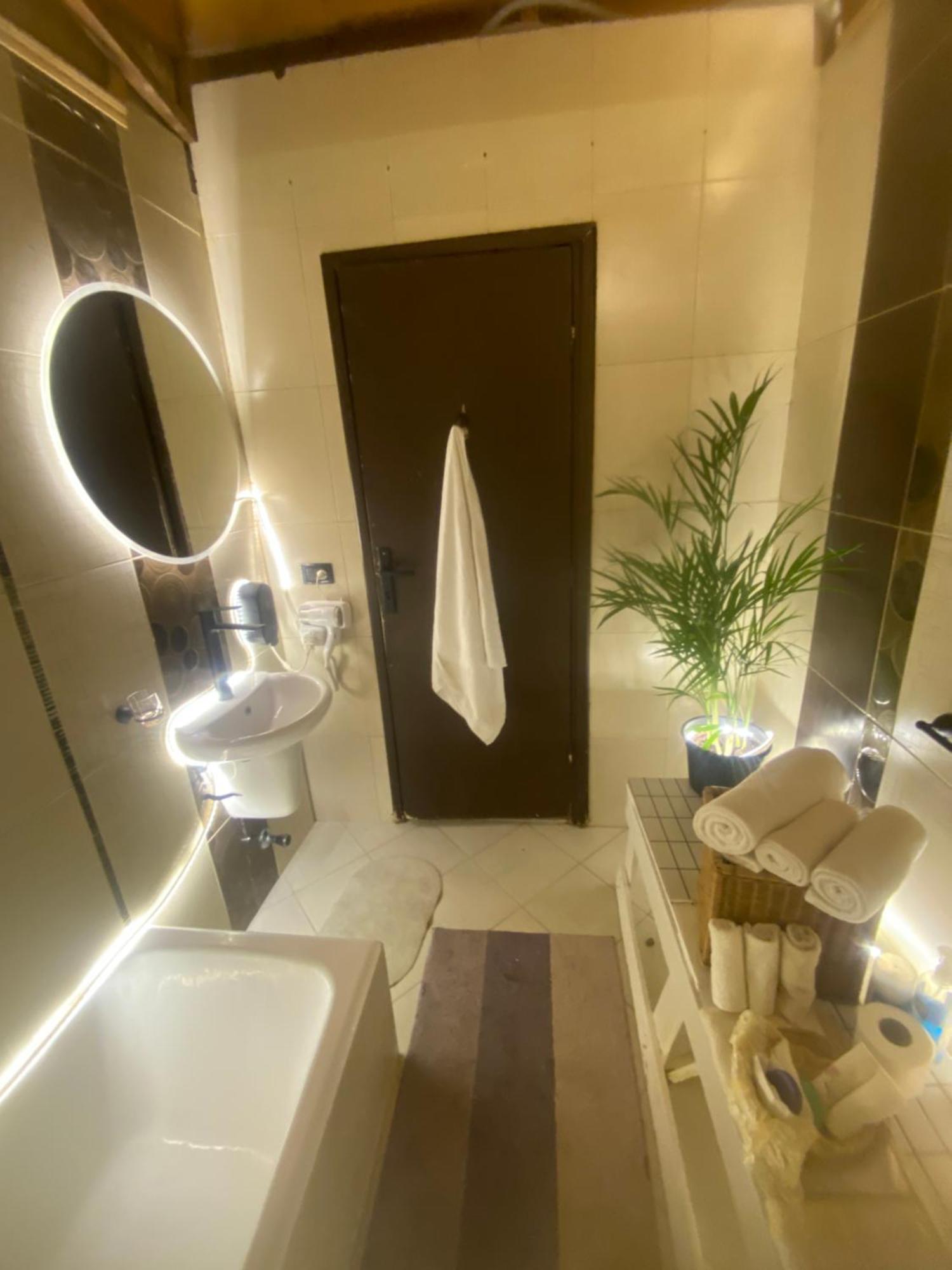 Airport Rooftop Club Luxurious Rooms And Studios Kairo Exteriör bild